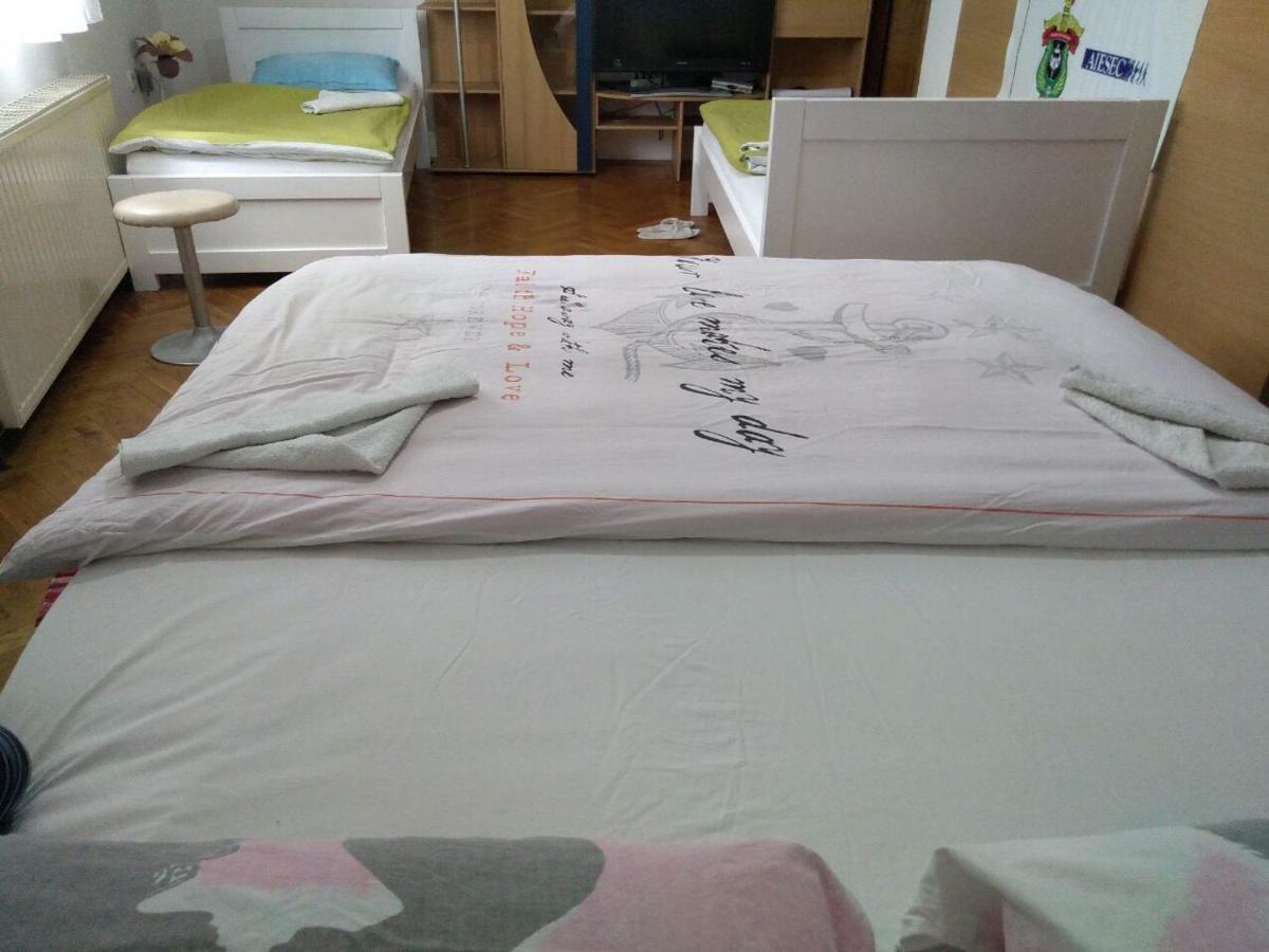 Hostel Lega House Osijek Luaran gambar
